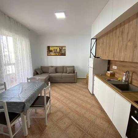 Sea Breeze Apartment *